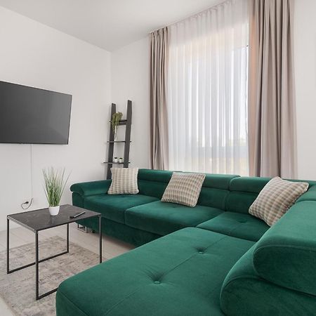 Appartement Blanco à Oradea Extérieur photo
