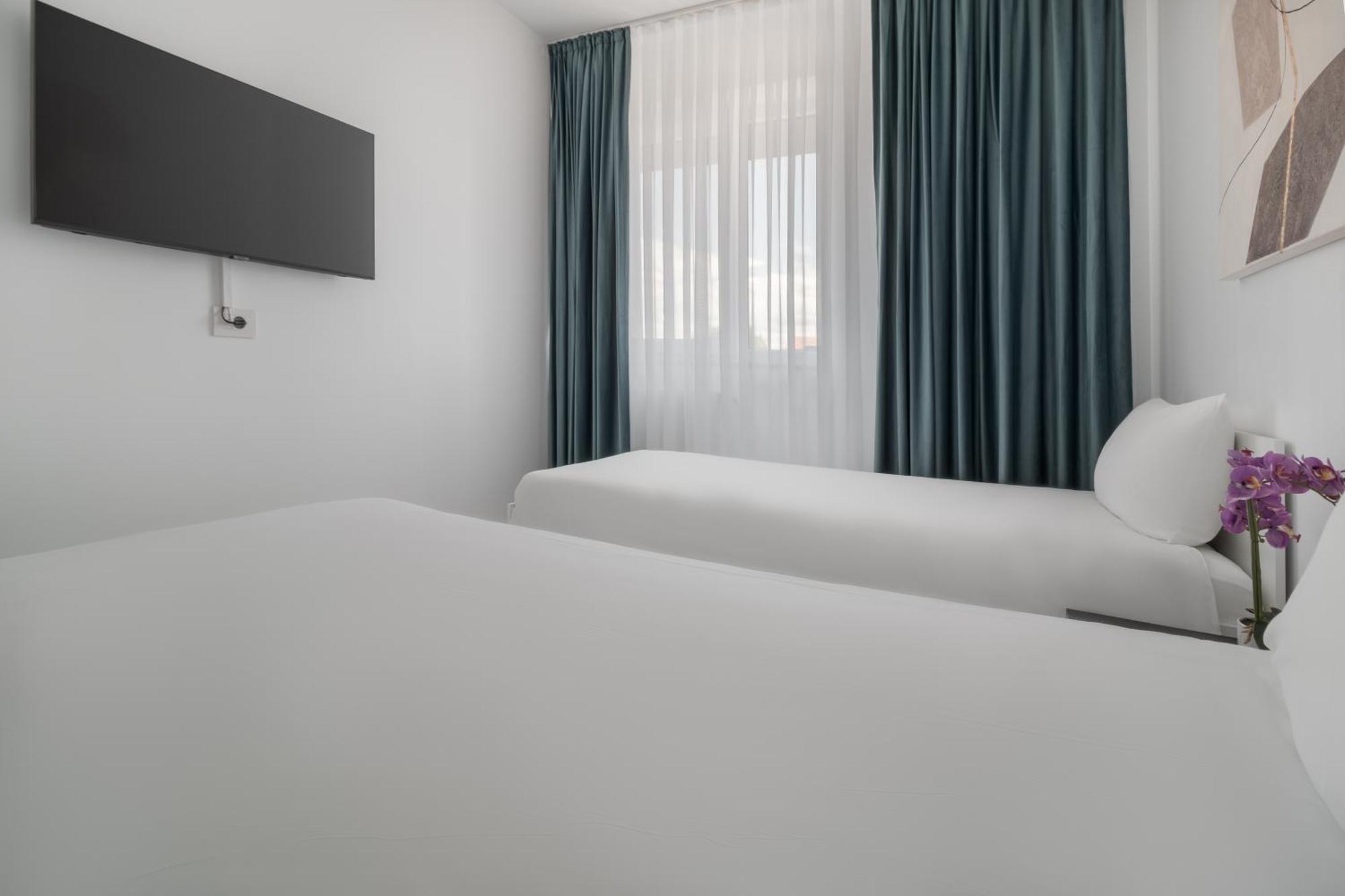 Appartement Blanco à Oradea Extérieur photo